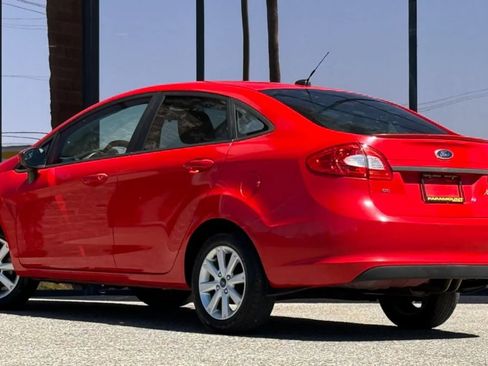 Used 2012 Ford Fiesta SE FWD image 7
