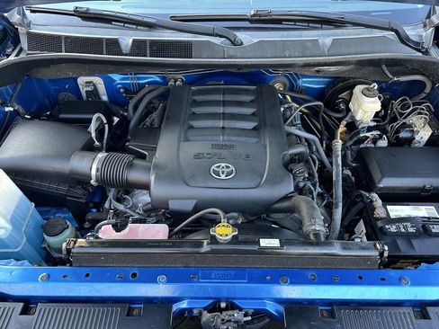 Used 2016 Toyota Tundra SR5 w/ TRD Off Road Package image 10