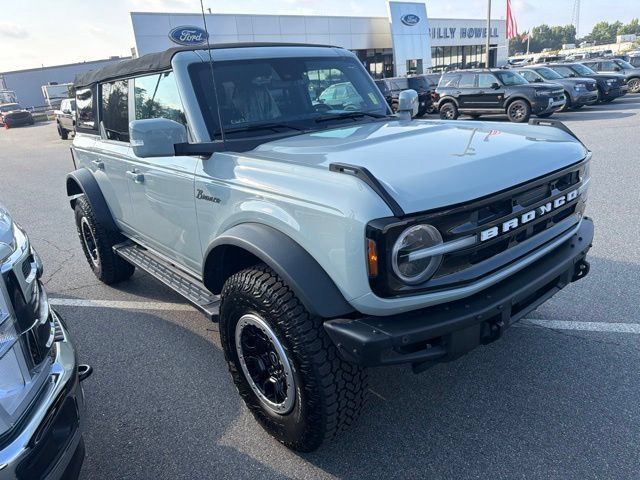 Certified 2022 Ford Bronco Outer Banks w/ Sasquatch Package AWD/4WD image 2