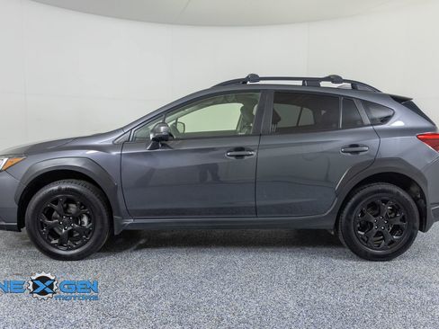 Used 2022 Subaru Crosstrek 2.5i Sport w/ Moonroof Package AWD/4WD image 4