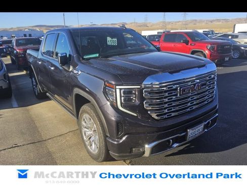 Used 2023 GMC Sierra 1500 Denali w/ Technology Package AWD/4WD image 1