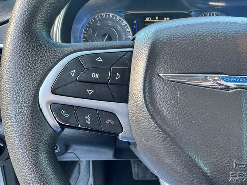 Used 2017 Chrysler 200 Limited w/ Driver Assist Package FWD image 18
