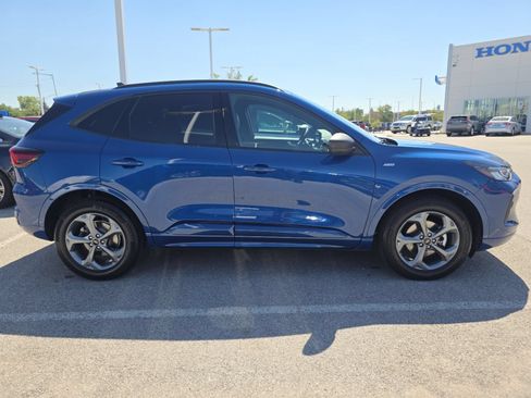 Used 2023 Ford Escape ST-Line w/ Tech Pack #1 AWD/4WD image 7