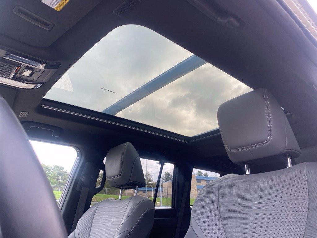 Used 2025 Lexus GX 550 w/ Accessory Package (2T) AWD/4WD image 19