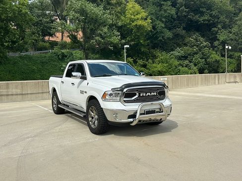 Used 2017 RAM 1500 Limited image 3