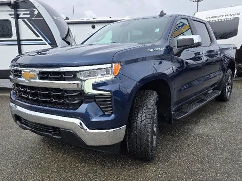 Used 2022 Chevrolet Silverado 1500 LT AWD/4WD image 2