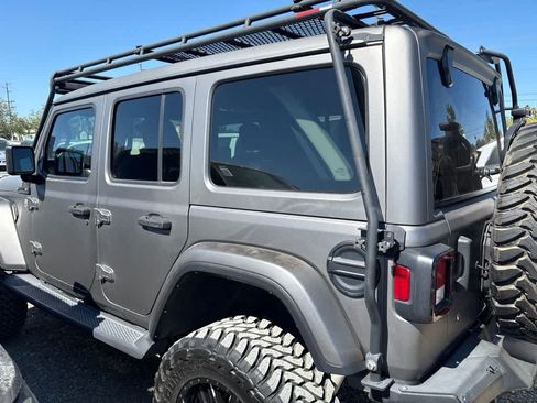 Used 2020 Jeep Wrangler Unlimited Sahara AWD/4WD image 9