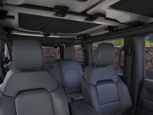 New 2025 Ford Bronco Badlands image 12