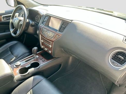 Used 2019 Nissan Pathfinder Platinum image 34