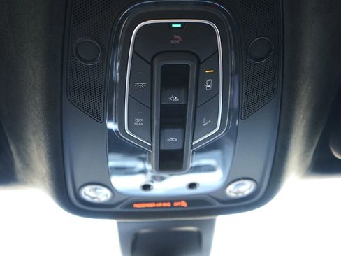 Used 2021 Bentley Bentayga Speed image 28