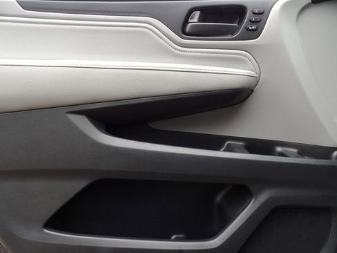 Used 2019 Honda Odyssey Touring image 8