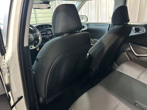 Used 2023 Kia Soul LX w/ Option Group 015 image 18
