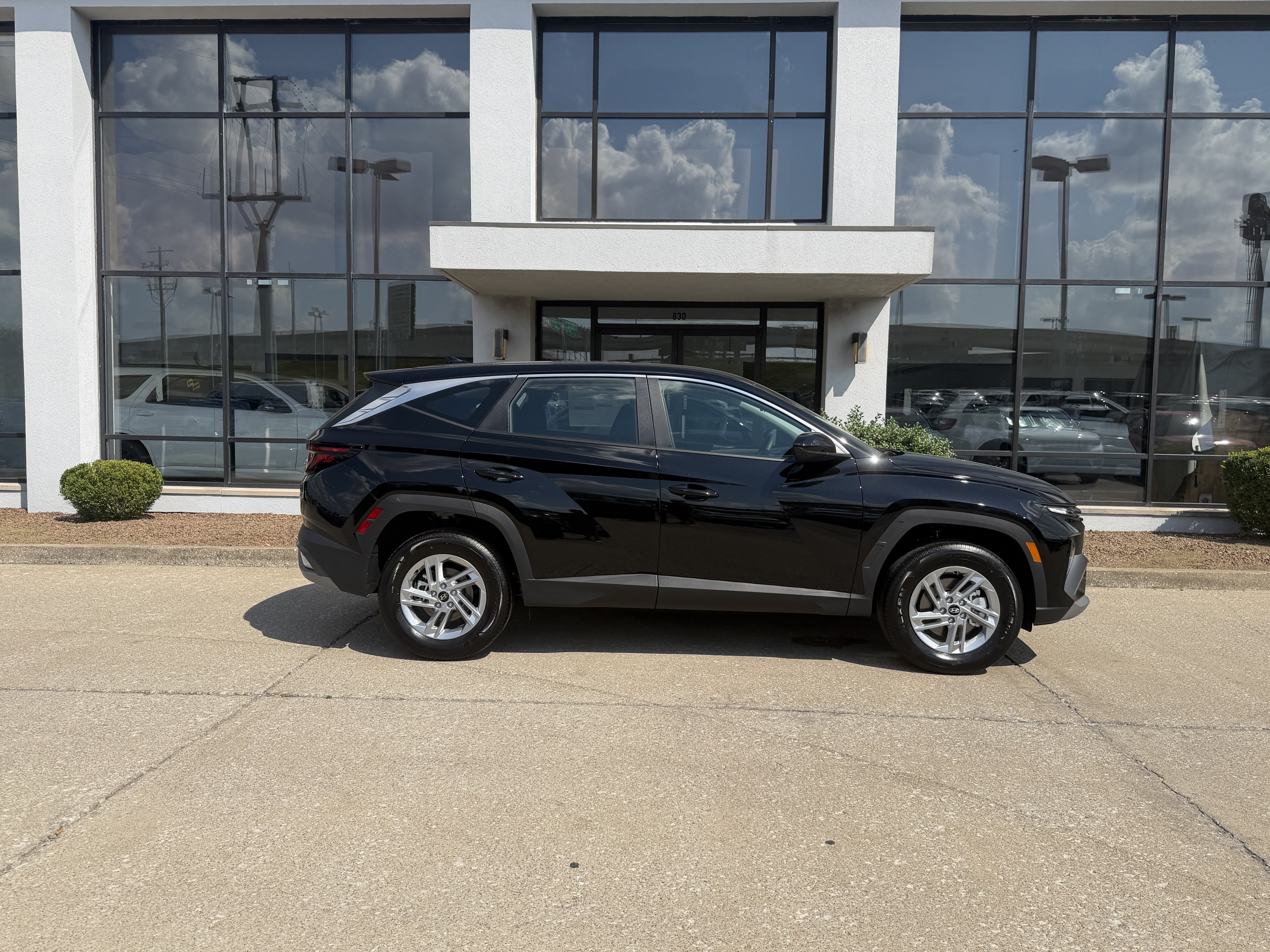 New 2026 Hyundai Tucson SE AWD/4WD image 3