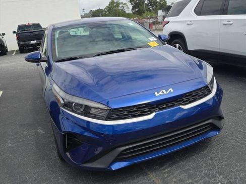 Used 2024 Kia Forte LXS w/ LXS Technology Package FWD image 17