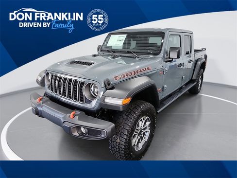 Used 2025 Jeep Gladiator Mojave w/ Convenience Group image 1
