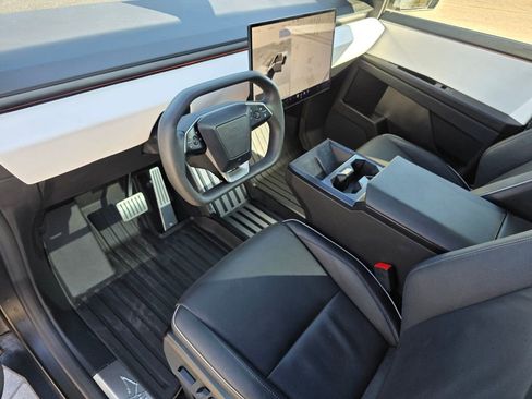 Used 2024 Tesla Cybertruck AWD Crew Cab image 10