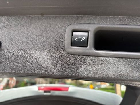 Used 2022 Toyota Highlander XLE image 24