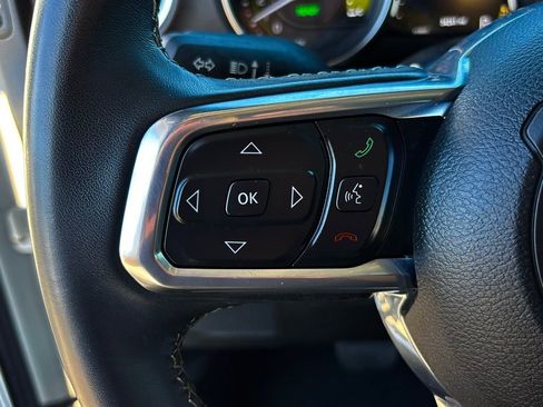 Used 2022 Jeep Wrangler Unlimited Sahara image 18