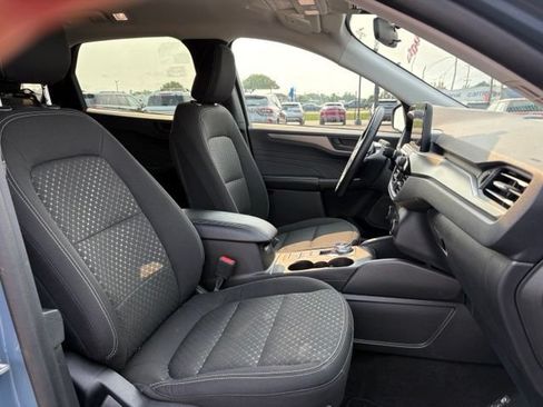 Used 2025 Ford Escape Active AWD/4WD image 11