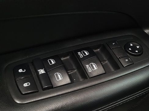 Used 2018 Jeep Grand Cherokee Limited AWD/4WD image 27