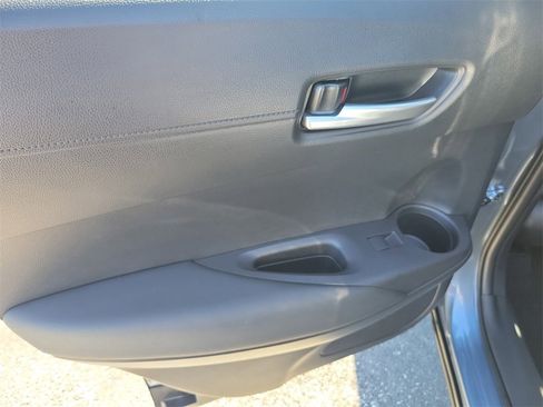 Used 2024 Toyota Corolla Cross XLE image 10