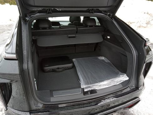 New 2026 Cadillac Lyriq V w/ LPO, Bronce Accent Package image 24