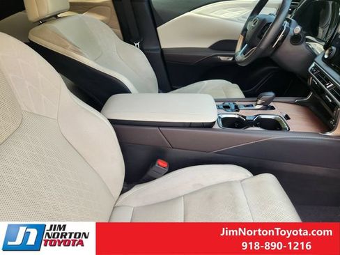 Used 2024 Lexus RX 350 AWD w/ Convenience Package image 15