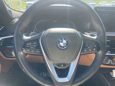 Used 2023 BMW 530e xDrive w/ Convenience Package AWD/4WD image 9