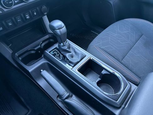 Used 2016 Toyota Tacoma SR5 image 21