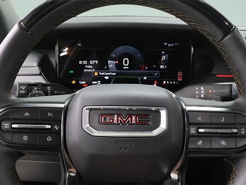 Used 2024 GMC Acadia AT4 image 10