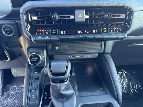 Used 2024 Toyota Land Cruiser image 27