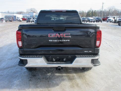 New 2026 GMC Sierra 1500 SLE image 6