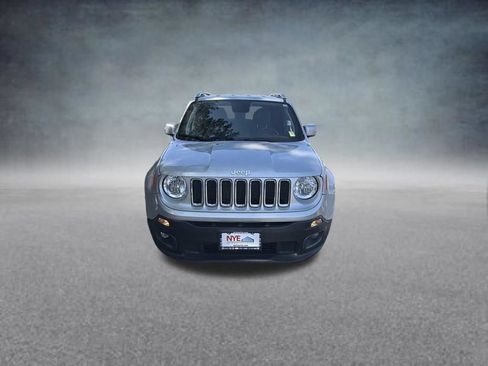 Used 2018 Jeep Renegade Limited w/ UConnect 8.4 Nav Group AWD/4WD image 9