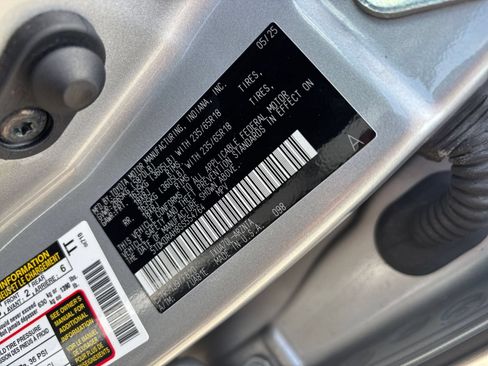 Used 2025 Toyota Highlander LE FWD image 31