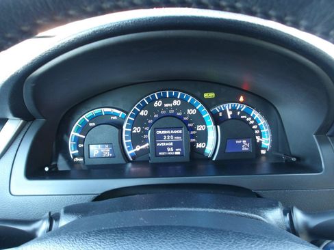 Used 2013 Toyota Camry XLE w/ Leather Pkg FWD image 18