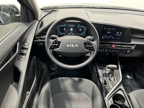Used 2024 Kia Niro LX FWD image 19