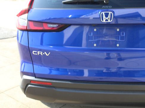 Used 2024 Honda CR-V LX image 4