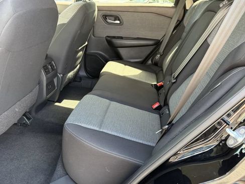 Certified 2023 Nissan Rogue SV FWD image 25