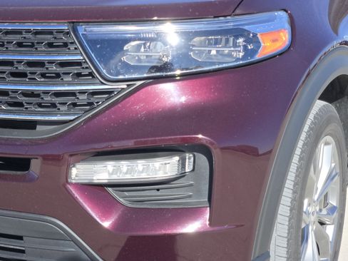 Used 2022 Ford Explorer XLT w/ Equipment Group 202A image 9