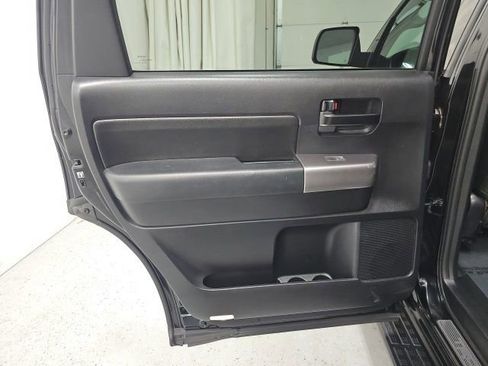 Used 2018 Toyota Sequoia TRD Sport AWD/4WD image 29