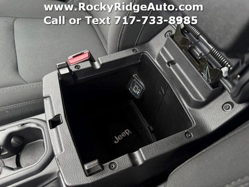 Used 2023 Jeep Gladiator Sport AWD/4WD image 28