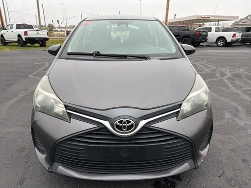 Used 2017 Toyota Yaris L image 2