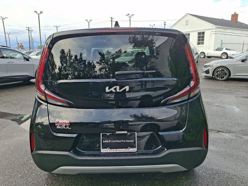 Used 2025 Kia Soul LX w/ LX Technology Package FWD image 4
