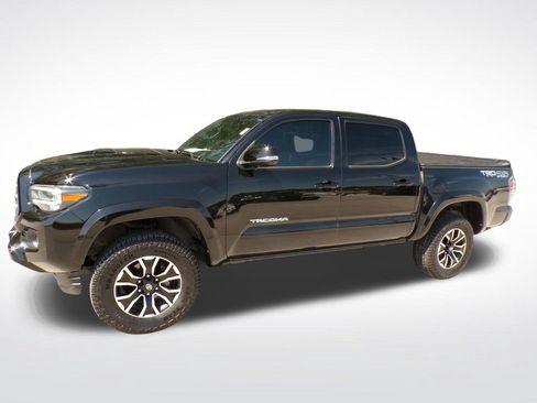 Used 2023 Toyota Tacoma TRD Sport w/ TRD Premium Sport Package AWD/4WD image 3