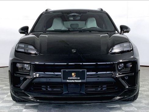 New 2025 Porsche Macan Turbo Electric AWD/4WD image 6