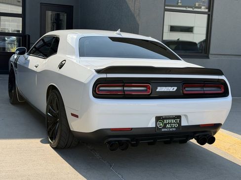 Used 2022 Dodge Challenger R/T Scat Pack RWD image 9