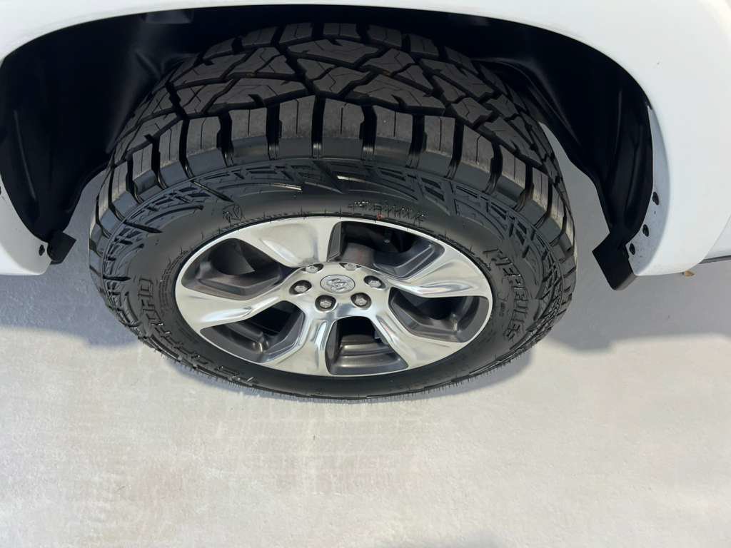 Used 2020 RAM 1500 Laramie w/ Sport Appearance Package AWD/4WD image 10