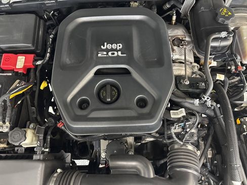 Used 2021 Jeep Wrangler Sport image 34
