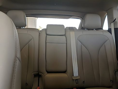 Certified 2022 Lincoln Nautilus Reserve w/ Luxury Package image 28