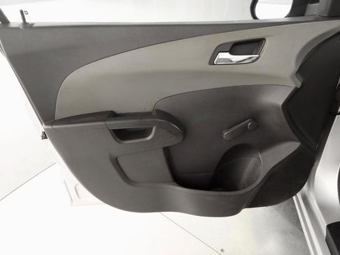 Used 2012 Chevrolet Sonic LS image 9